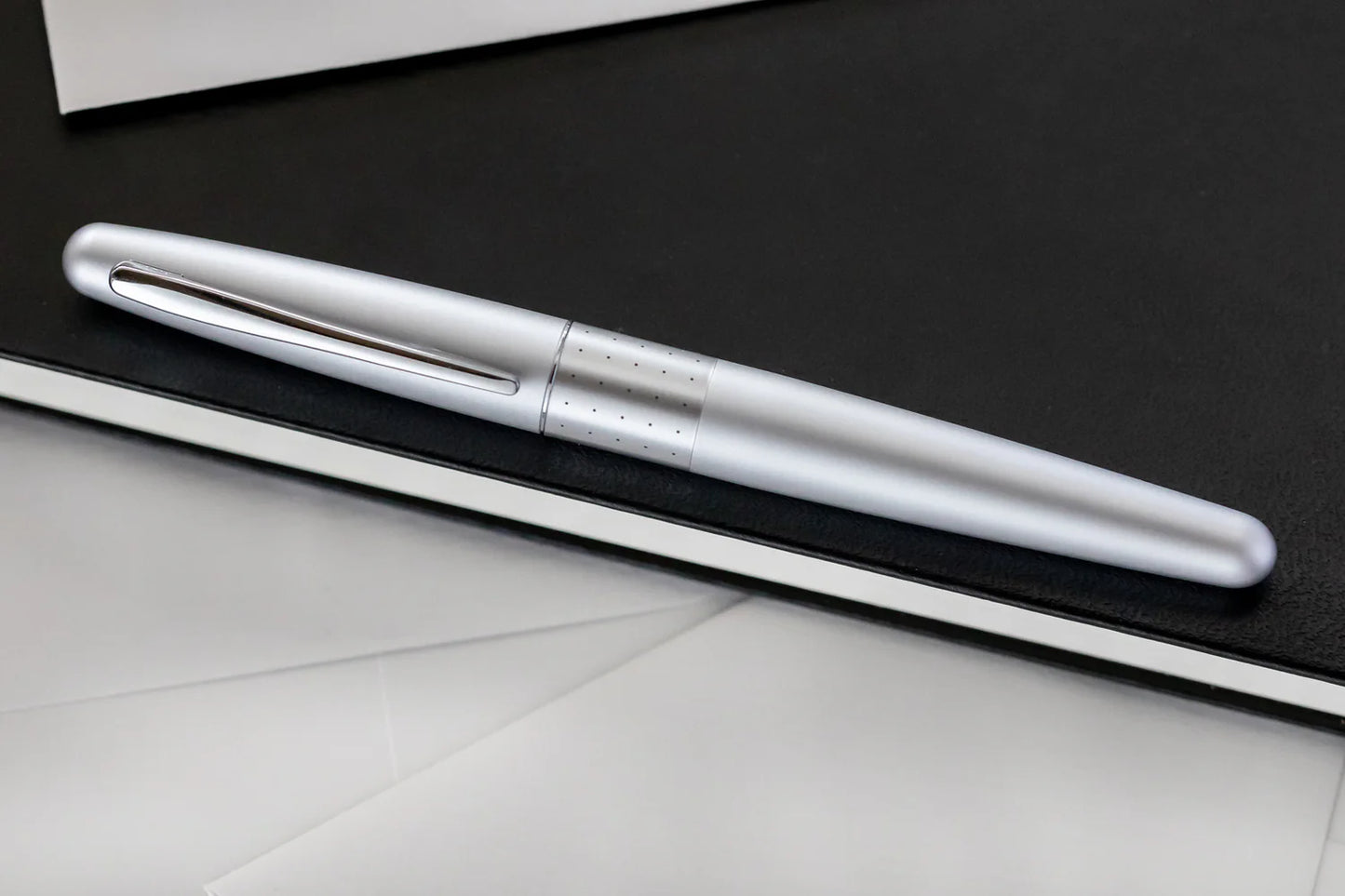 Pilot Fountain Pen Silver Dots MR 01 - Al Qalam