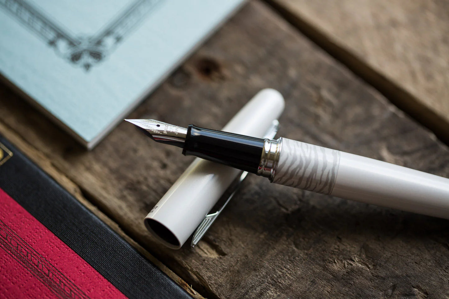 Pilot Fountain Pen White Tiger MR 01 - Al Qalam