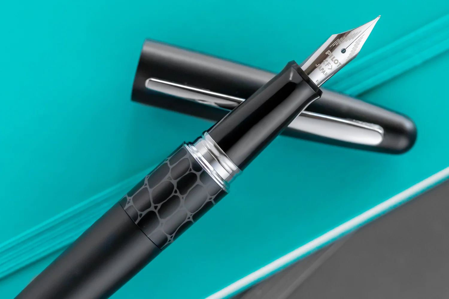 Pilot Fountain Pen Black Crocodile MR 01 - Al Qalam