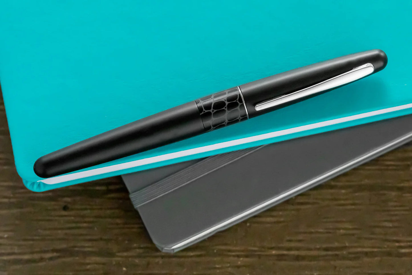 Pilot Fountain Pen Black Crocodile MR 01 - Al Qalam