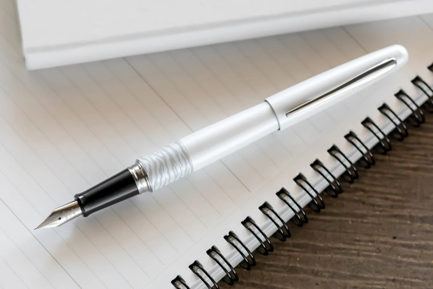 Pilot Fountain Pen White Tiger MR 01 - Al Qalam