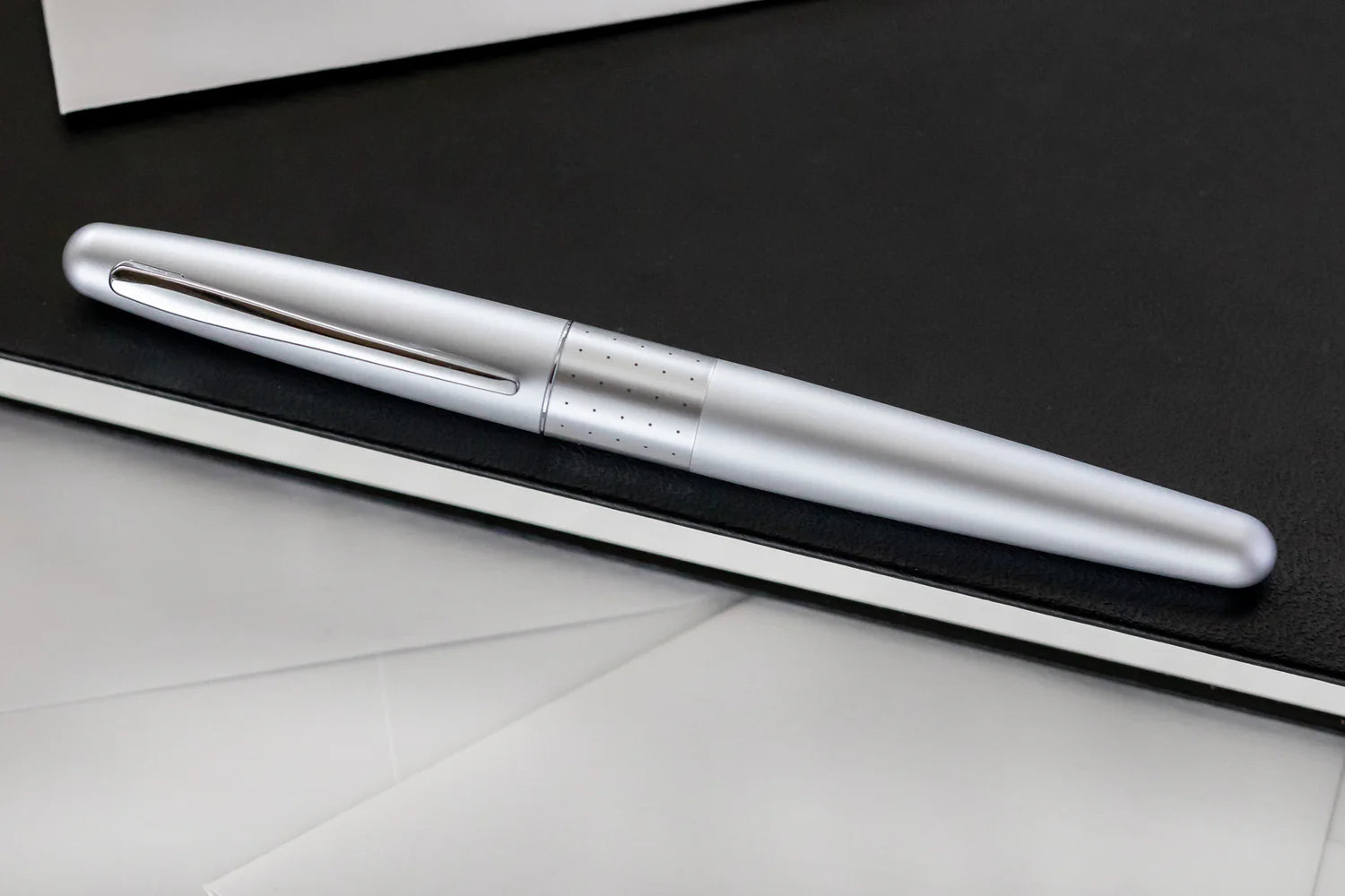 Pilot Fountain Pen Silver Dots MR 01 - Al Qalam